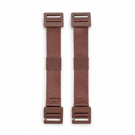 Twee Zeeksack Activity Straps i Clay Brown tegen een witte achtergrond