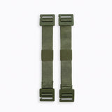 Twee Zeeksack Activity Straps i Ranger Grren tegen een witte achtergrond