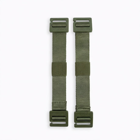Twee Zeeksack Activity Straps i Ranger Grren tegen een witte achtergrond