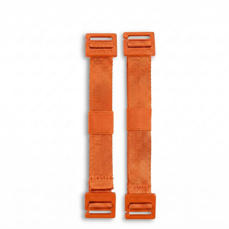 Twee Zeeksack Activity Straps i Sunset Orange tegen een witte achtergrond